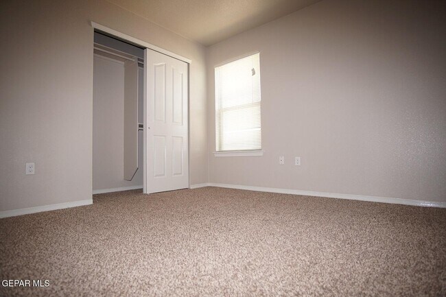 Building Photo - 10692 Canyon Sage Dr