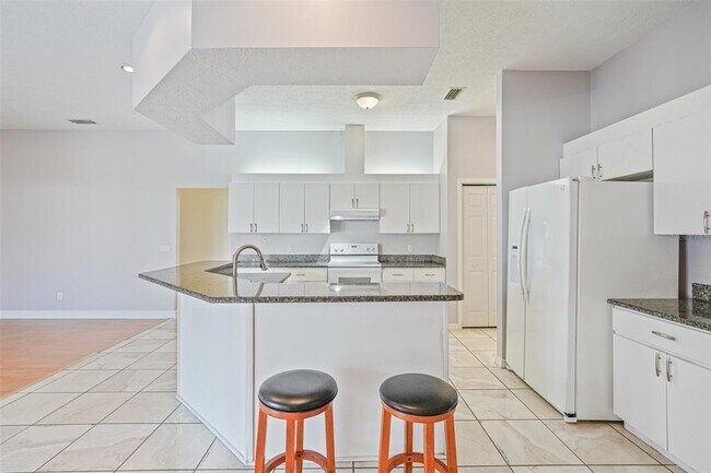 Building Photo - 918 Academy Dr