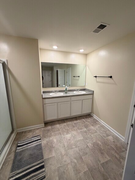 Building Photo - 168 Hampton Cir