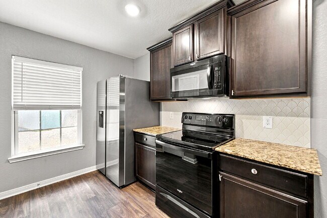 Building Photo - Spacious 4-Bedroom Home Near Lackland AFB with Private Backyard