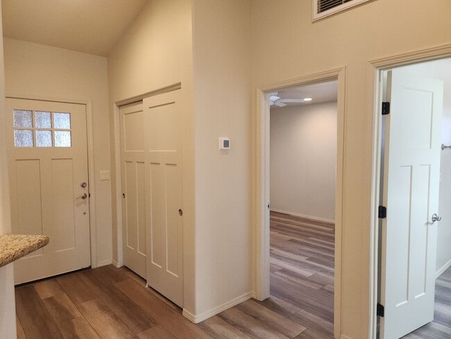 Building Photo - Newer 2 bed / 2 Bath Site Built Home