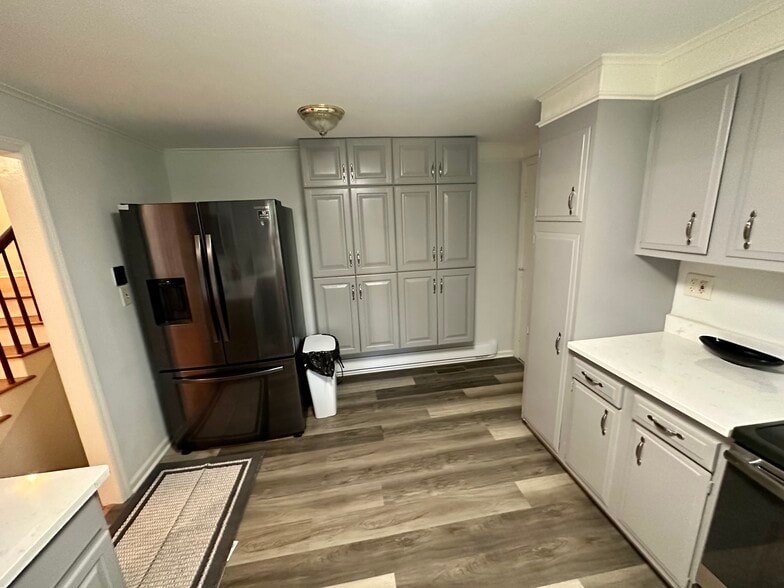 Building Photo - 160 Sunset Dr