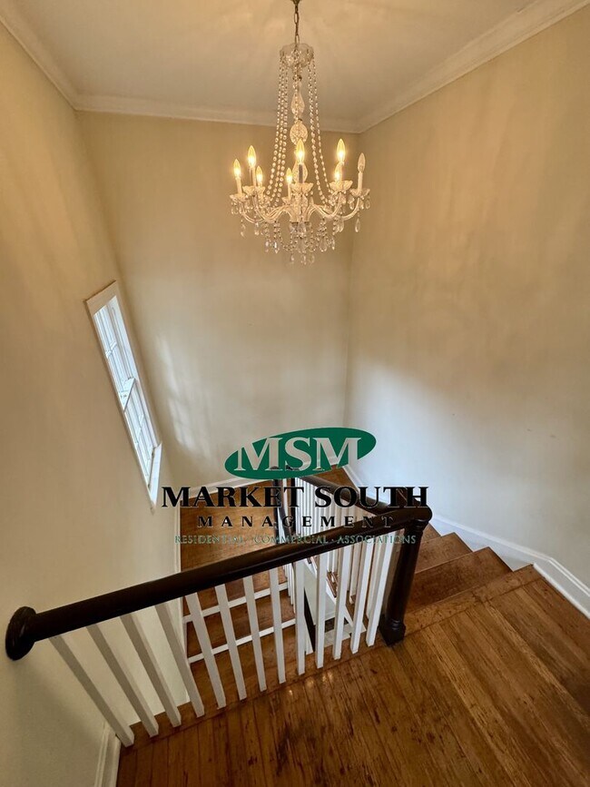 Building Photo - ARDSLEY PARK GEM- AVAILABLE NOW!  APPOINTM...