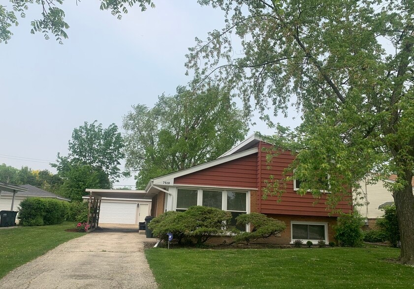 Building Photo - 7528 Emerson St