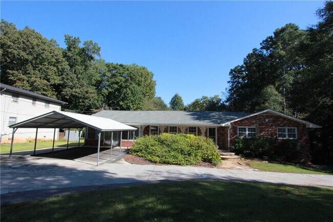 Building Photo - 2944 Piedmont Dr