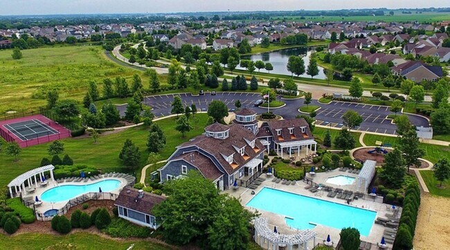 Building Photo - 605 Brook Ct