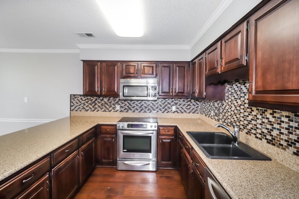 Building Photo - 4365 Barrymor Dr