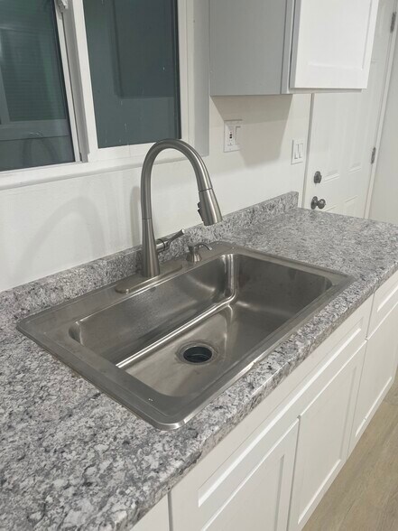 Building Photo - 1215 W L St