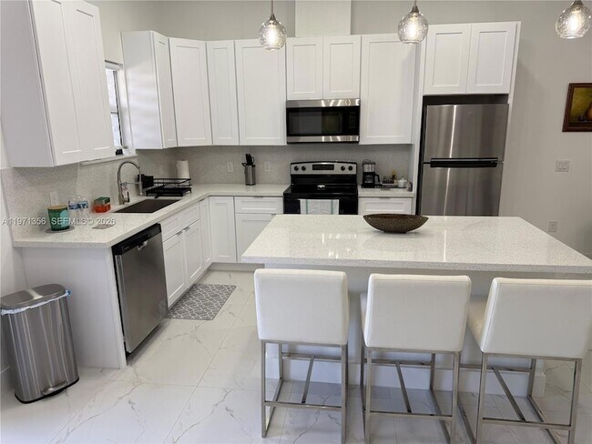 Building Photo - 18 Organ St