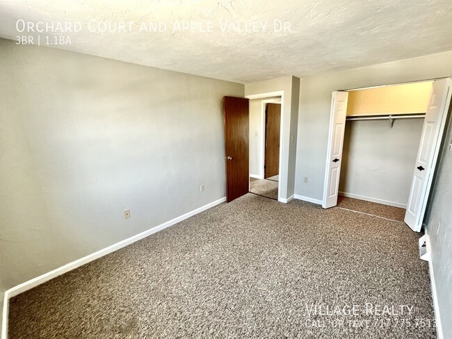 Building Photo - 2-car garage! Roomy 3-bed townhome in Dall...