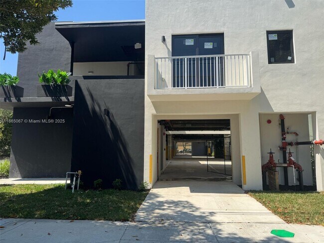 Building Photo - 85 NE 55th St