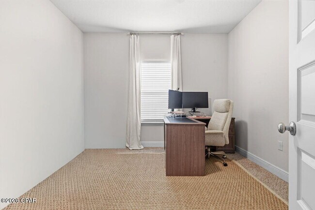 Building Photo - 350 Emerald Cove St