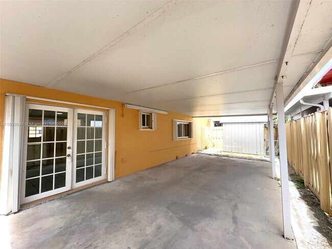 Building Photo - 3562 W 80th St