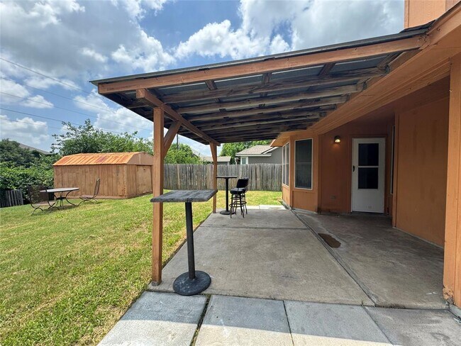Building Photo - 110 Meadowside Dr