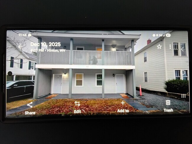 Building Photo - 505 Temple St