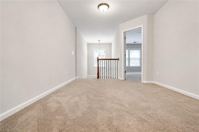 Building Photo - 2132 Greencrest Cir