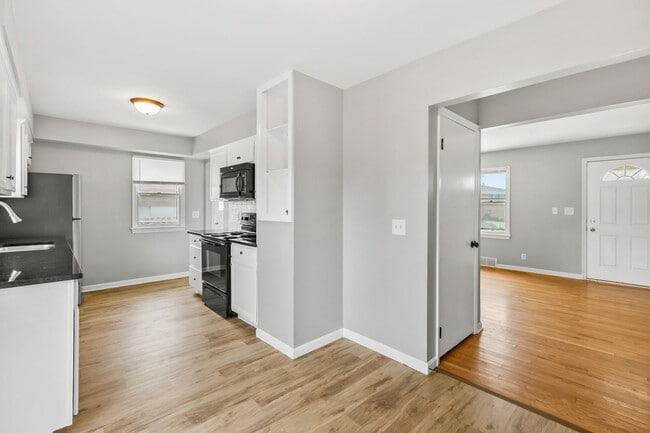 Building Photo - 7215 S 41st Ave