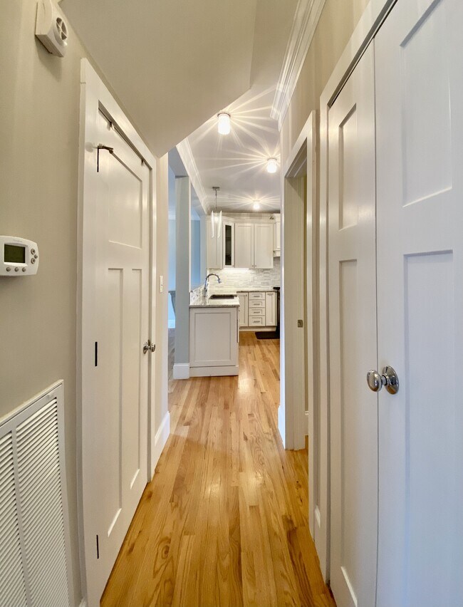 Building Photo - 305 Mallard Ave