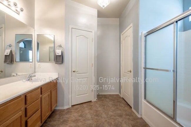 Building Photo - Lovely Newer 3 Bedroom, 2 Bath House for R...