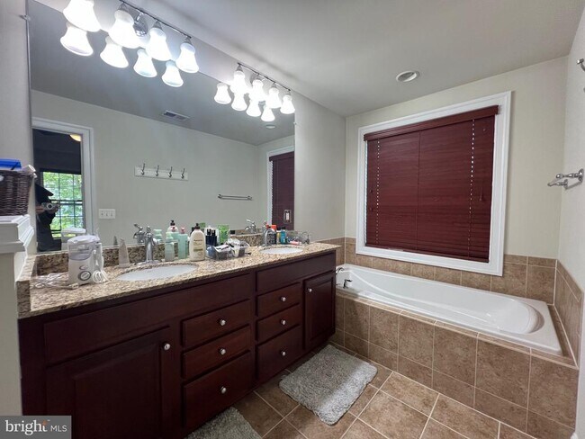 Building Photo - 14878 Potomac Branch Dr