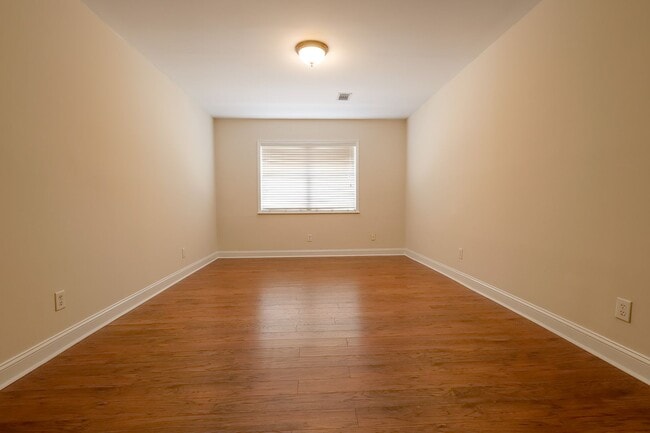Building Photo - 3 BR 2 bath home in Troy