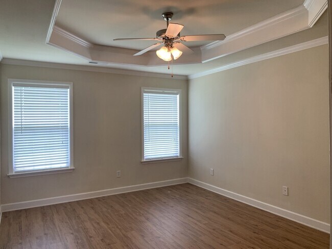 Building Photo - 1036 Persimmon Dr