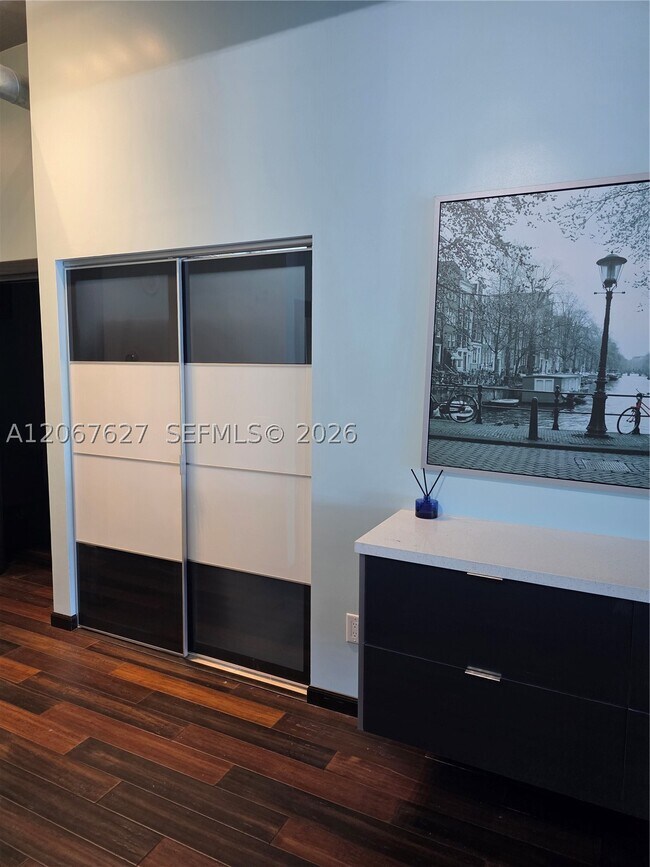 Building Photo - 3029 NE 188th St