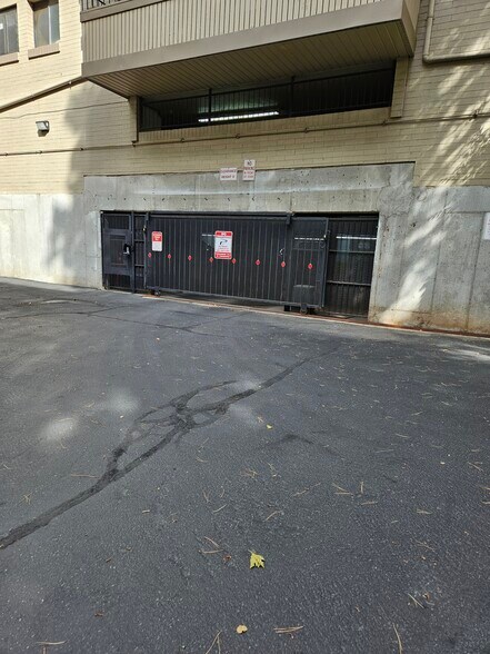 Building Photo - 530 S 400 E