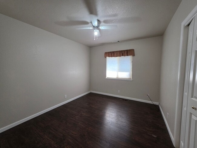 Building Photo - 1229 NW Conklin Ave