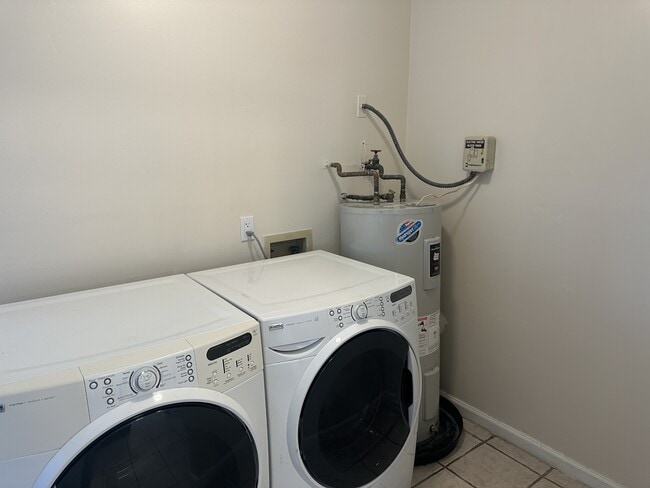 Building Photo - 209 Brighton Woods Dr