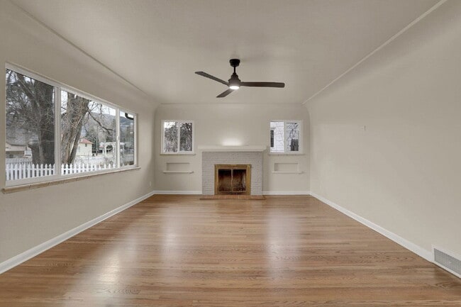 Building Photo - 214 Cheyenne Blvd