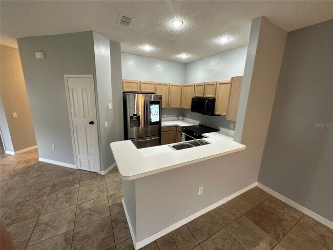 Building Photo - 14572 Laguna Beach Cir