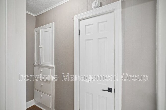 Building Photo - 1412 S Florence Pl