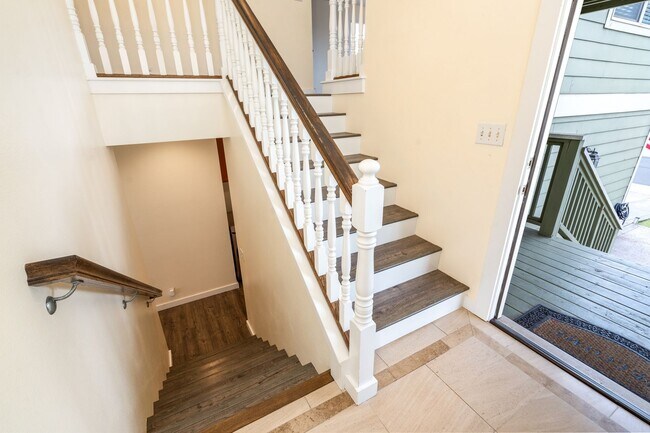 Building Photo - Waikapu Gardens 4 Bed/3 Bath, Beautiful Ho...