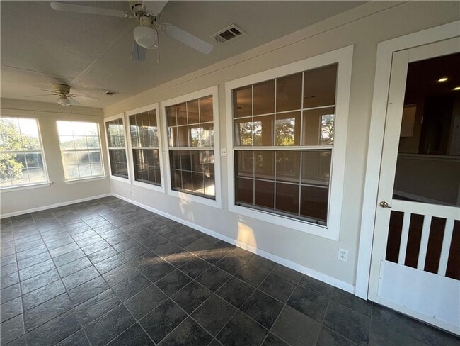 Building Photo - 10501 Hill Country Skyline