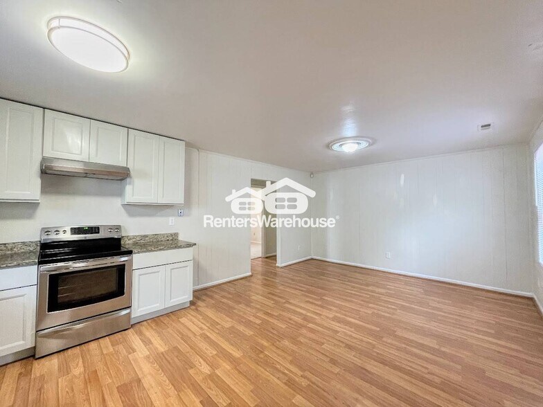 Building Photo - 1074 Bland St