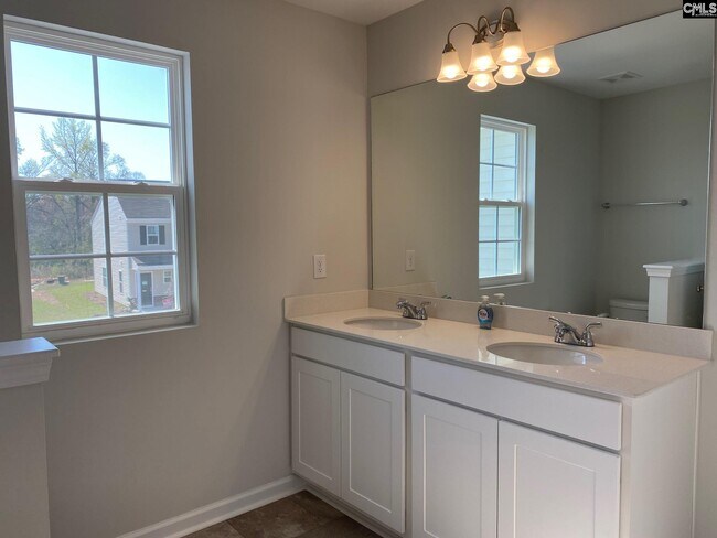 Building Photo - 386 Keeble Dr