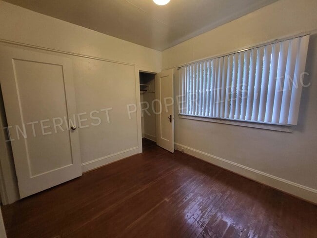 Building Photo - *1/2 OFF 1ST MONTH'S RENT PROMO* 2 Bedroom...