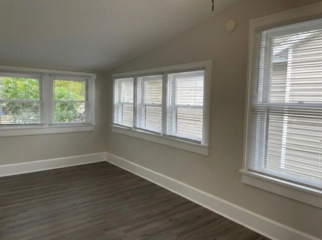 Building Photo - 3734 Burlington Ave N