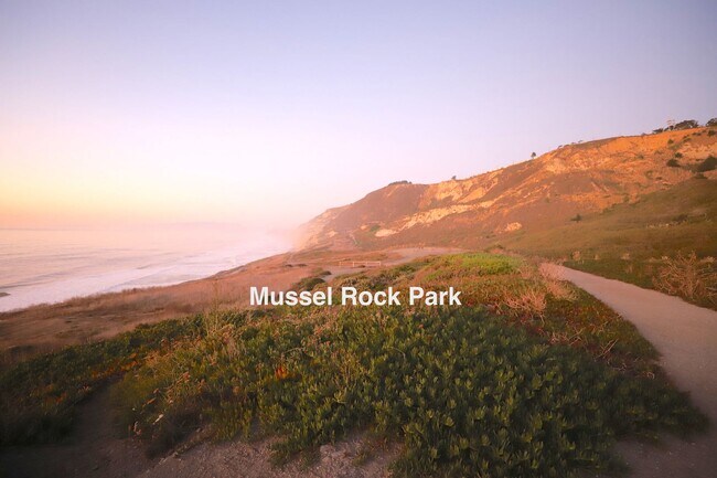 Building Photo - 140 Avalon Dr