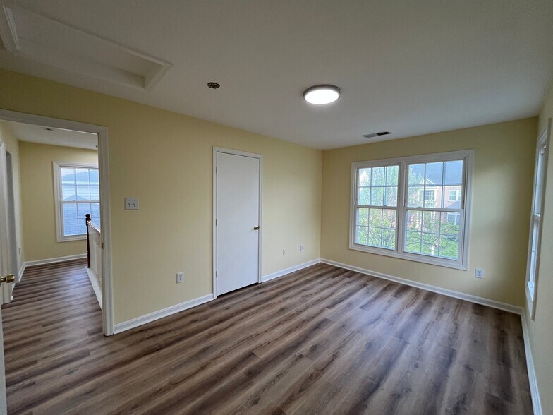 Building Photo - 11219 Potomac Oaks Dr