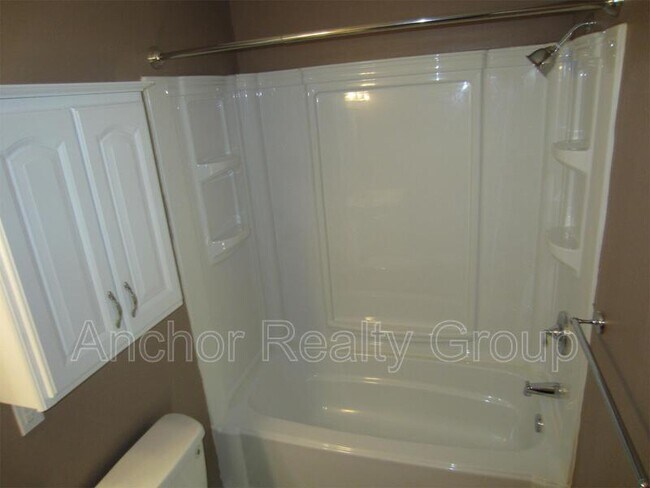 Building Photo - 12 Waterview Point