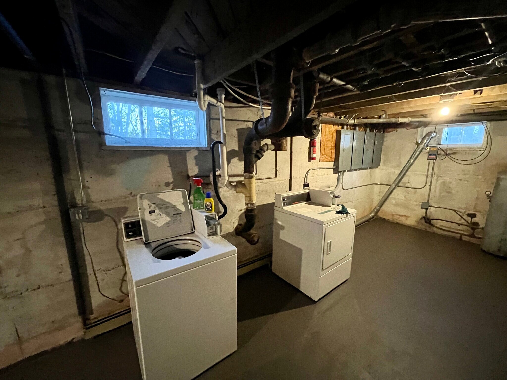 Building Photo - 13496 Velp Ave