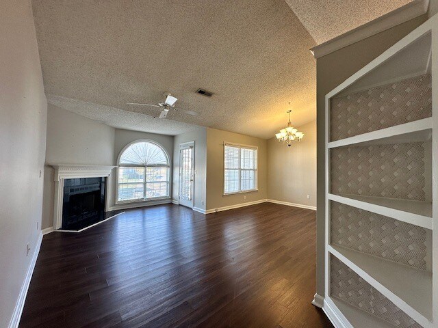 Building Photo - 5008 Lawndale Dr