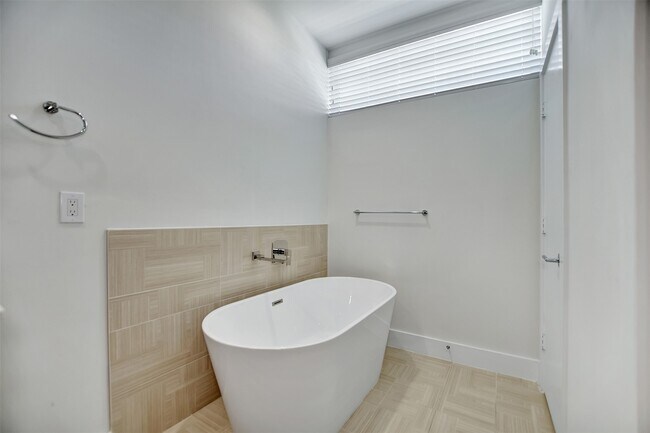 Building Photo - 5507 Robusto Pl