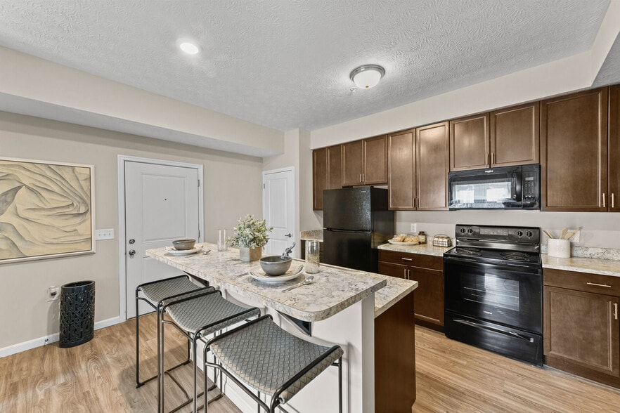 The Monarch on East Broad 7220 E Broad Columbus OH 43213 Apartment