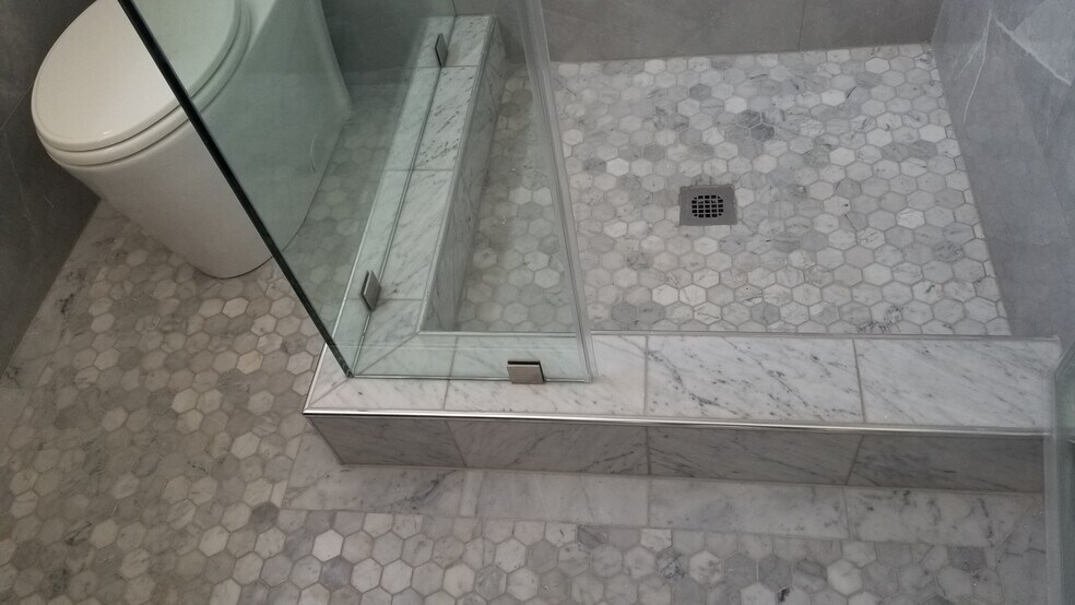 Building Photo - 5667 Fountain Ave