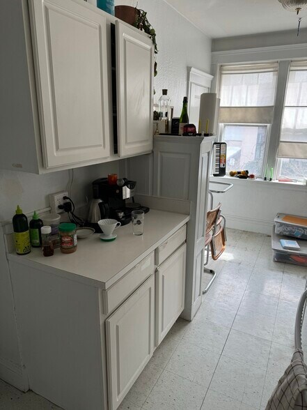 Building Photo - 1697 Cambridge St