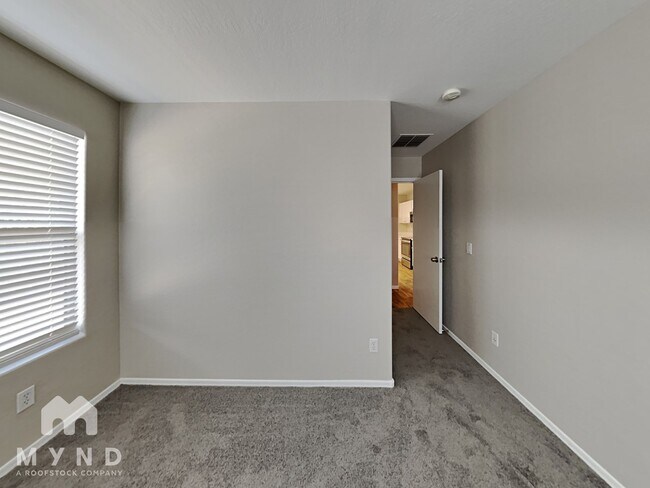 Building Photo - 10413 W Miami St