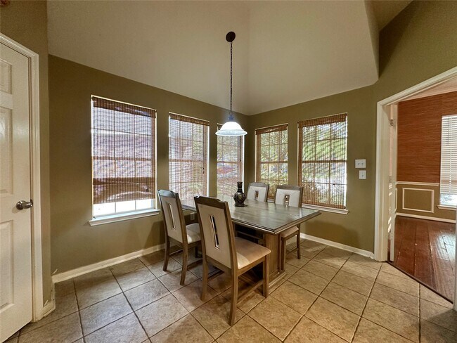 Building Photo - 19327 Gallatin Ln